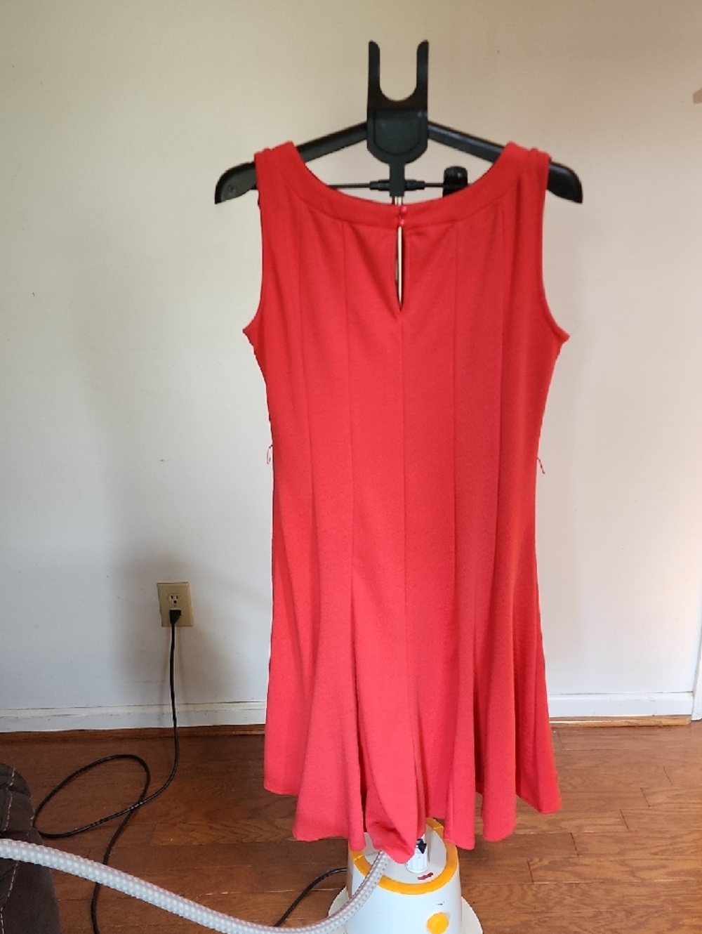 Haani Sleeveless Coral Swing Dress - Women's - Picture 2 of 7